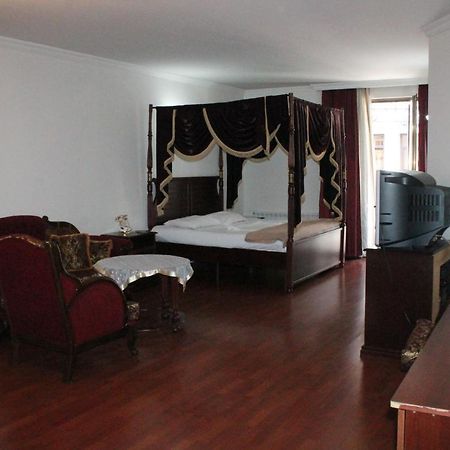 Hotel Ritsa Batumi Kültér fotó