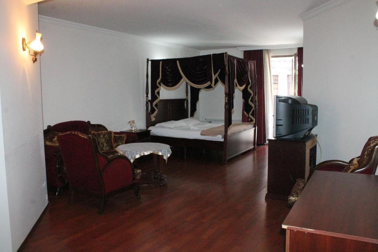 Hotel Ritsa Batumi Kültér fotó